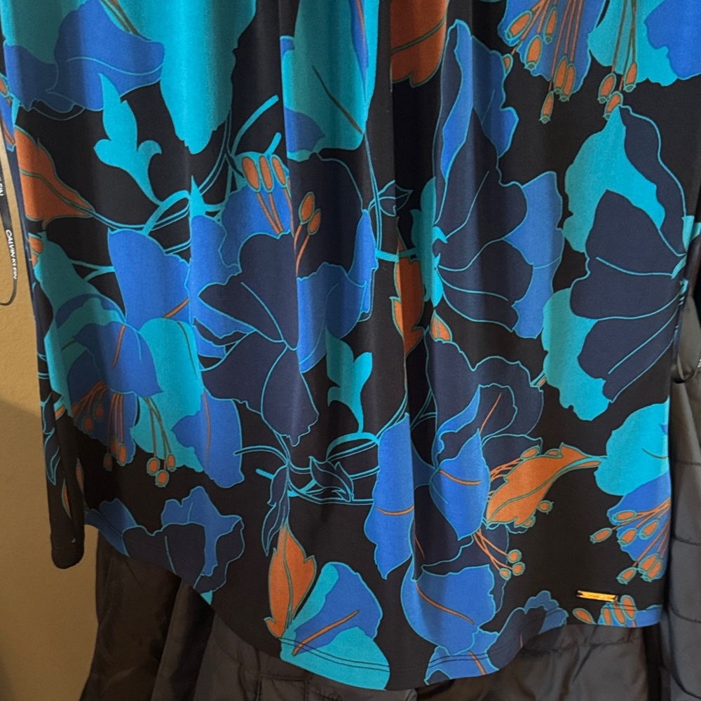 Calvin Klein Black and Blue Floral Top - Picture 4 of 8